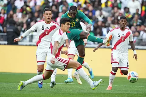 في ليلة الاحتفال بكأس أفريقيا.. منتخب السنغال يقهر بيرو وديًا (صور)